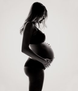 Femme enceinte avec PMA